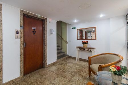 Apartamento à venda com 76m², 2 quartos e sem vagaHall social