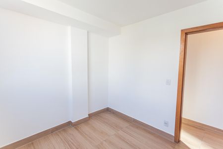 Apartamento à venda com 90m², 3 quartos e 2 vagas Apartamento à venda com 90m², 3 quartos e 2 vagasQuarto 2
