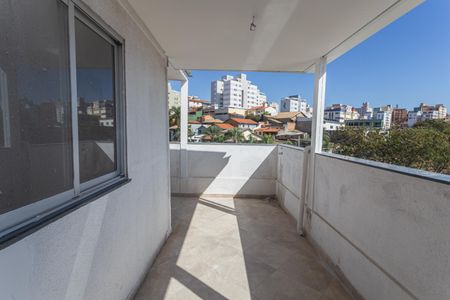 Apartamento à venda com 90m², 3 quartos e 2 vagas Apartamento à venda com 90m², 3 quartos e 2 vagasCobertura