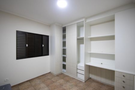 Casa para alugar com 277m², 3 quartos e 2 vagasQuarto 2