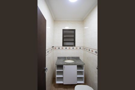 Casa para alugar com 277m², 3 quartos e 2 vagasBanheiro 4