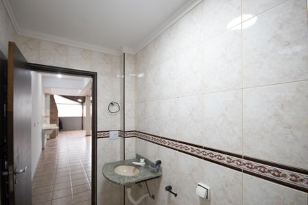 Casa para alugar com 277m², 3 quartos e 2 vagasBanheiro 2