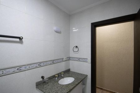 Casa para alugar com 277m², 3 quartos e 2 vagasBanheiro 1