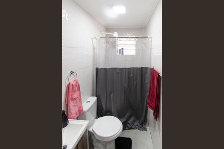 Banheiro de apartamento para alugar com 1 quarto, 24m² em Vila Gustavo, São Paulo
