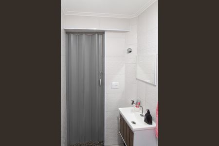 Banheiro de apartamento para alugar com 1 quarto, 24m² em Vila Gustavo, São Paulo