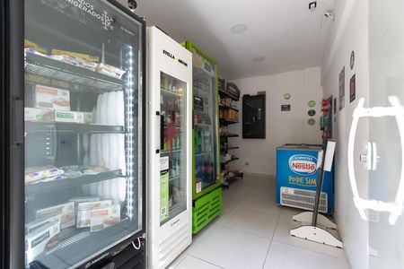 Apartamento à venda com 52m², 2 quartos e 1 vaga Apartamento à venda com 52m², 2 quartos e 1 vagaMini Mercado