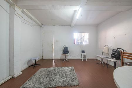 Casa à venda com 500m², 2 quartos e 2 vagasSala