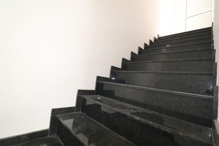 Apartamento à venda com 123m², 2 quartos e 4 vagasEscada