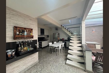 Casa à venda com 264m², 3 quartos e 3 vagas Casa à venda com 264m², 3 quartos e 3 vagasFoto 22