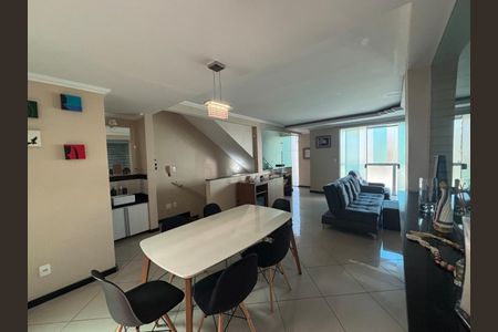 Casa à venda com 264m², 3 quartos e 3 vagas Casa à venda com 264m², 3 quartos e 3 vagasFoto 09