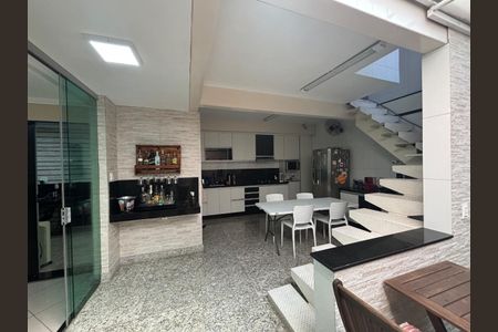 Casa à venda com 264m², 3 quartos e 3 vagas Casa à venda com 264m², 3 quartos e 3 vagasFoto 31