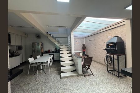 Casa à venda com 264m², 3 quartos e 3 vagas Casa à venda com 264m², 3 quartos e 3 vagasFoto 24