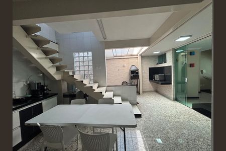 Casa à venda com 264m², 3 quartos e 3 vagas Casa à venda com 264m², 3 quartos e 3 vagasFoto 27