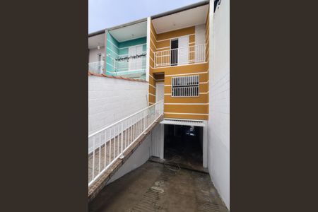 Casa à venda com 182m², 3 quartos e 5 vagas Casa à venda com 182m², 3 quartos e 5 vagasFachada