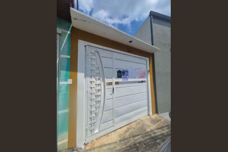 Casa à venda com 182m², 3 quartos e 5 vagas Casa à venda com 182m², 3 quartos e 5 vagasFachada