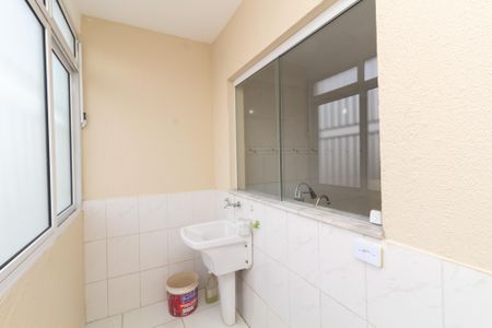 Casa à venda com 182m², 3 quartos e 5 vagas Casa à venda com 182m², 3 quartos e 5 vagasÁrea de Serviço