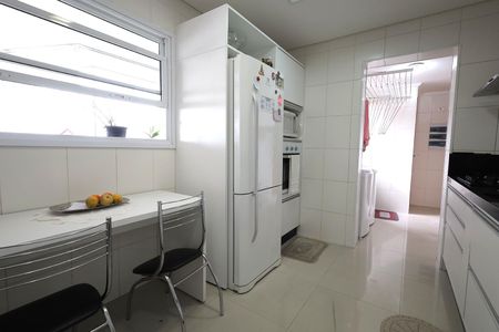 Apartamento à venda com 126m², 3 quartos e 3 vagas Apartamento à venda com 126m², 3 quartos e 3 vagasCozinha