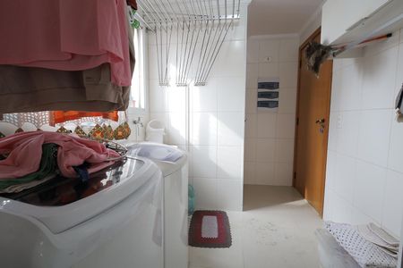 Apartamento à venda com 126m², 3 quartos e 3 vagas Apartamento à venda com 126m², 3 quartos e 3 vagasÁrea de Serviço