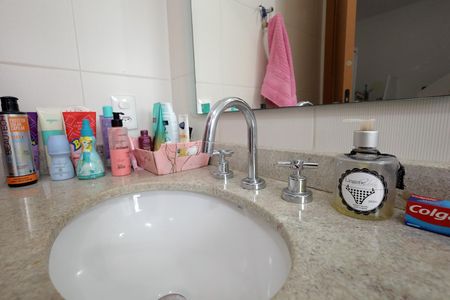 Apartamento à venda com 126m², 3 quartos e 3 vagas Apartamento à venda com 126m², 3 quartos e 3 vagasBanheiro da Suíte 1