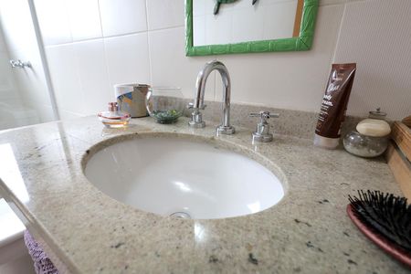 Apartamento à venda com 126m², 3 quartos e 3 vagas Apartamento à venda com 126m², 3 quartos e 3 vagasBanheiro da Suíte 2