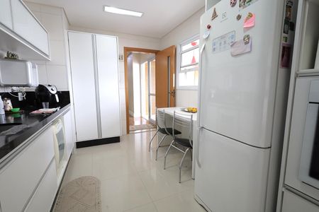 Apartamento à venda com 126m², 3 quartos e 3 vagas Apartamento à venda com 126m², 3 quartos e 3 vagasCozinha