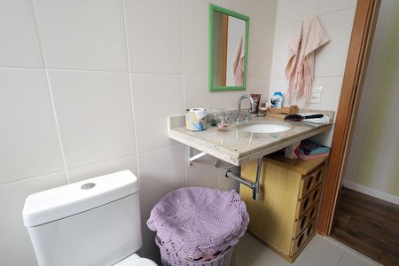 Apartamento à venda com 126m², 3 quartos e 3 vagas Apartamento à venda com 126m², 3 quartos e 3 vagasBanheiro da Suíte 2