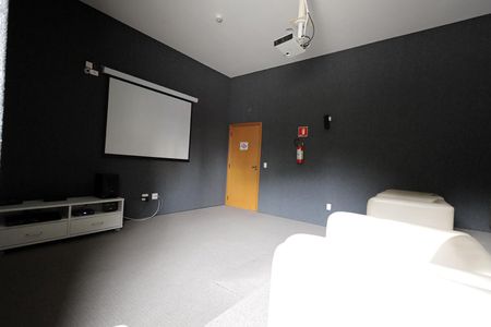 Apartamento à venda com 126m², 3 quartos e 3 vagas Apartamento à venda com 126m², 3 quartos e 3 vagasCinema