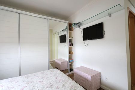 Apartamento à venda com 126m², 3 quartos e 3 vagas Apartamento à venda com 126m², 3 quartos e 3 vagasSuíte 2