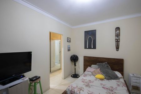 Casa à venda com 320m², 2 quartos e 2 vagasSuíte