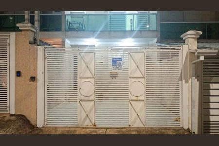 Casa à venda com 320m², 2 quartos e 2 vagasFachada