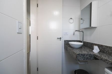 Apartamento para alugar com 35m², 2 quartos e sem vaga Apartamento para alugar com 35m², 2 quartos e sem vagaBanheiro Social