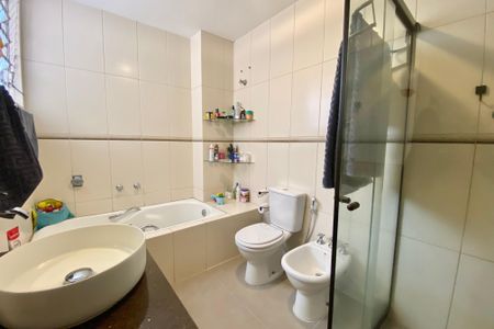 Apartamento à venda com 167m², 4 quartos e 1 vaga Apartamento à venda com 167m², 4 quartos e 1 vagaBanheiro Social