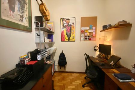 Apartamento à venda com 167m², 4 quartos e 1 vaga Apartamento à venda com 167m², 4 quartos e 1 vagaEscritório