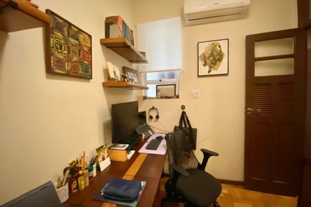 Apartamento à venda com 167m², 4 quartos e 1 vaga Apartamento à venda com 167m², 4 quartos e 1 vagaEscritório