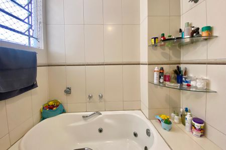 Apartamento à venda com 167m², 4 quartos e 1 vaga Apartamento à venda com 167m², 4 quartos e 1 vagaBanheiro Social