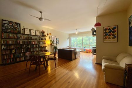 Apartamento à venda com 167m², 4 quartos e 1 vaga Apartamento à venda com 167m², 4 quartos e 1 vagaSala