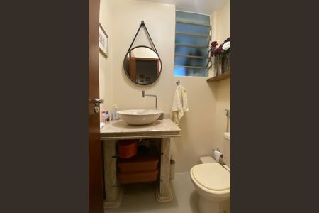 Apartamento à venda com 167m², 4 quartos e 1 vaga Apartamento à venda com 167m², 4 quartos e 1 vagaLavabo