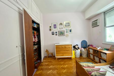 Apartamento à venda com 167m², 4 quartos e 1 vaga Apartamento à venda com 167m², 4 quartos e 1 vagaQuarto 2
