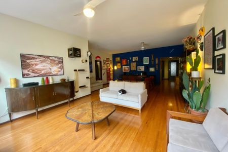 Apartamento à venda com 167m², 4 quartos e 1 vaga Apartamento à venda com 167m², 4 quartos e 1 vagaSala