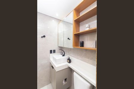 Banheiro Social de apartamento à venda com 2 quartos, 38m² em Cidade Líder, São Paulo