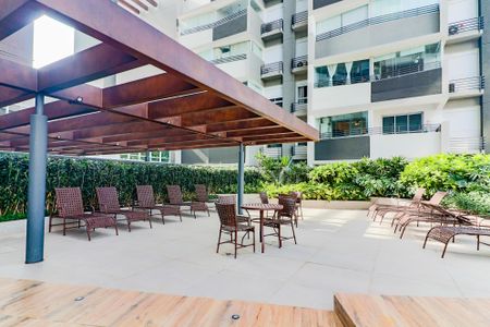 Studio à venda com 25m², 1 quarto e sem vagaÁrea comum - Piscina