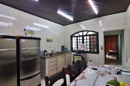 Casa à venda com 235m², 2 quartos e 8 vagasCozinha