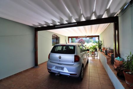 Casa à venda com 235m², 2 quartos e 8 vagasGaragem