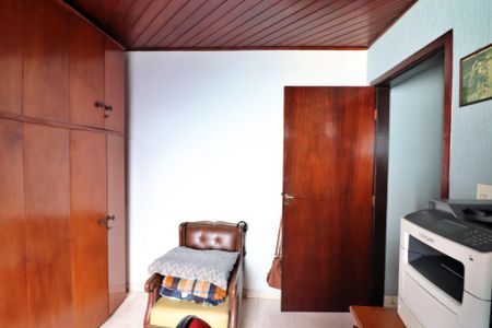 Casa à venda com 235m², 2 quartos e 8 vagasQuarto 2