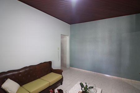 Casa à venda com 235m², 2 quartos e 8 vagasSala