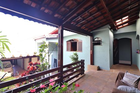 Casa à venda com 235m², 2 quartos e 8 vagasÁrea Externa