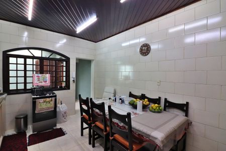 Casa à venda com 235m², 2 quartos e 8 vagasCozinha