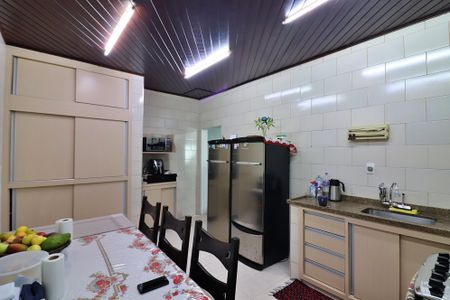 Casa à venda com 235m², 2 quartos e 8 vagasCozinha