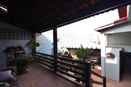 Casa à venda com 235m², 2 quartos e 8 vagasÁrea Externa