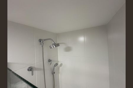 Banheiro de kitnet/studio para alugar com 1 quarto, 25m² em Perdizes, São Paulo